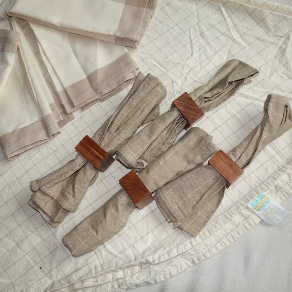 Martha Stewart Round Tablecloth + 8 Cloth Napkins + 4 Wooden Napkin Holders